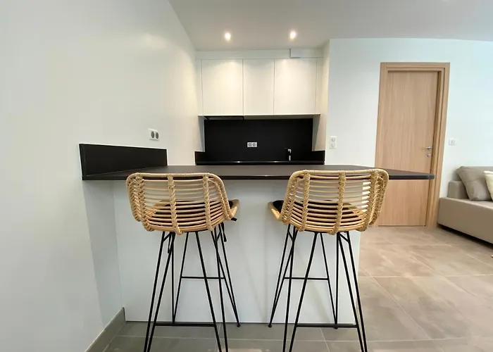 T2 Neuf, Parking & Garage Prive, Proche Centre