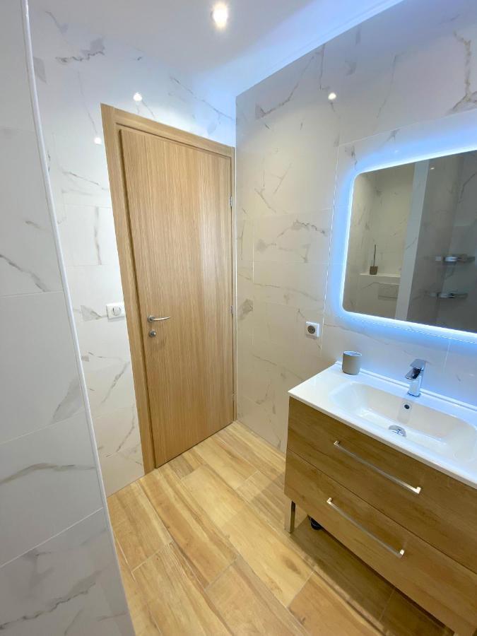T2 Neuf, Parking & Garage Prive, Proche Centre Vakantiehuis